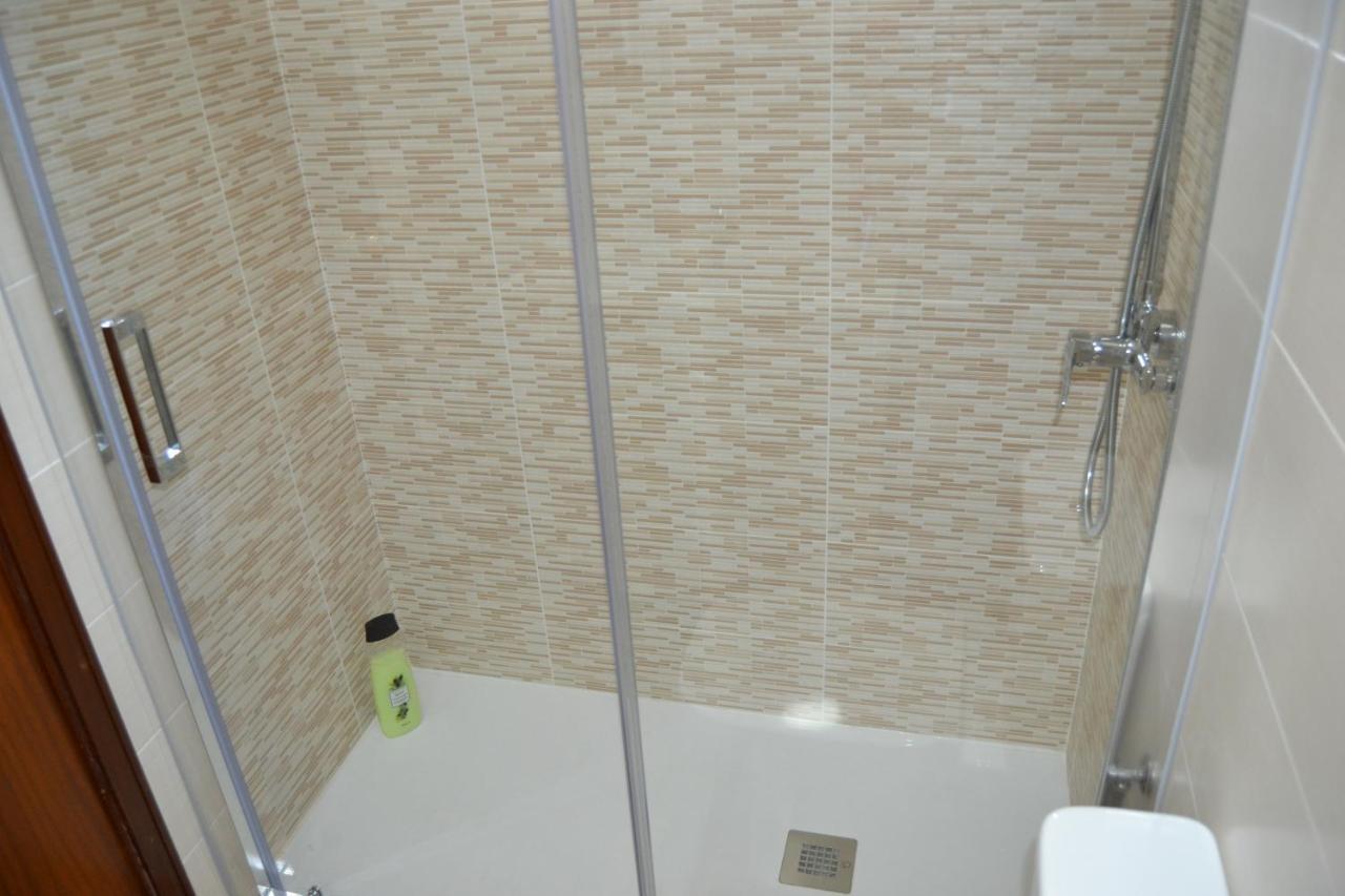 Inmoinsuas Train Station Apartment Sarria Ngoại thất bức ảnh