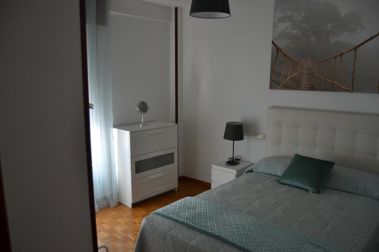 Inmoinsuas Train Station Apartment Sarria Ngoại thất bức ảnh