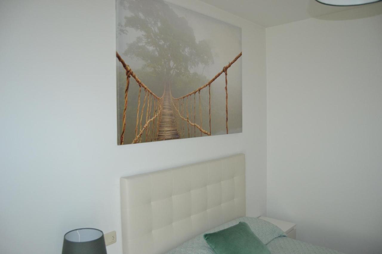 Inmoinsuas Train Station Apartment Sarria Ngoại thất bức ảnh