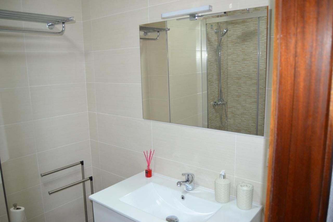 Inmoinsuas Train Station Apartment Sarria Ngoại thất bức ảnh